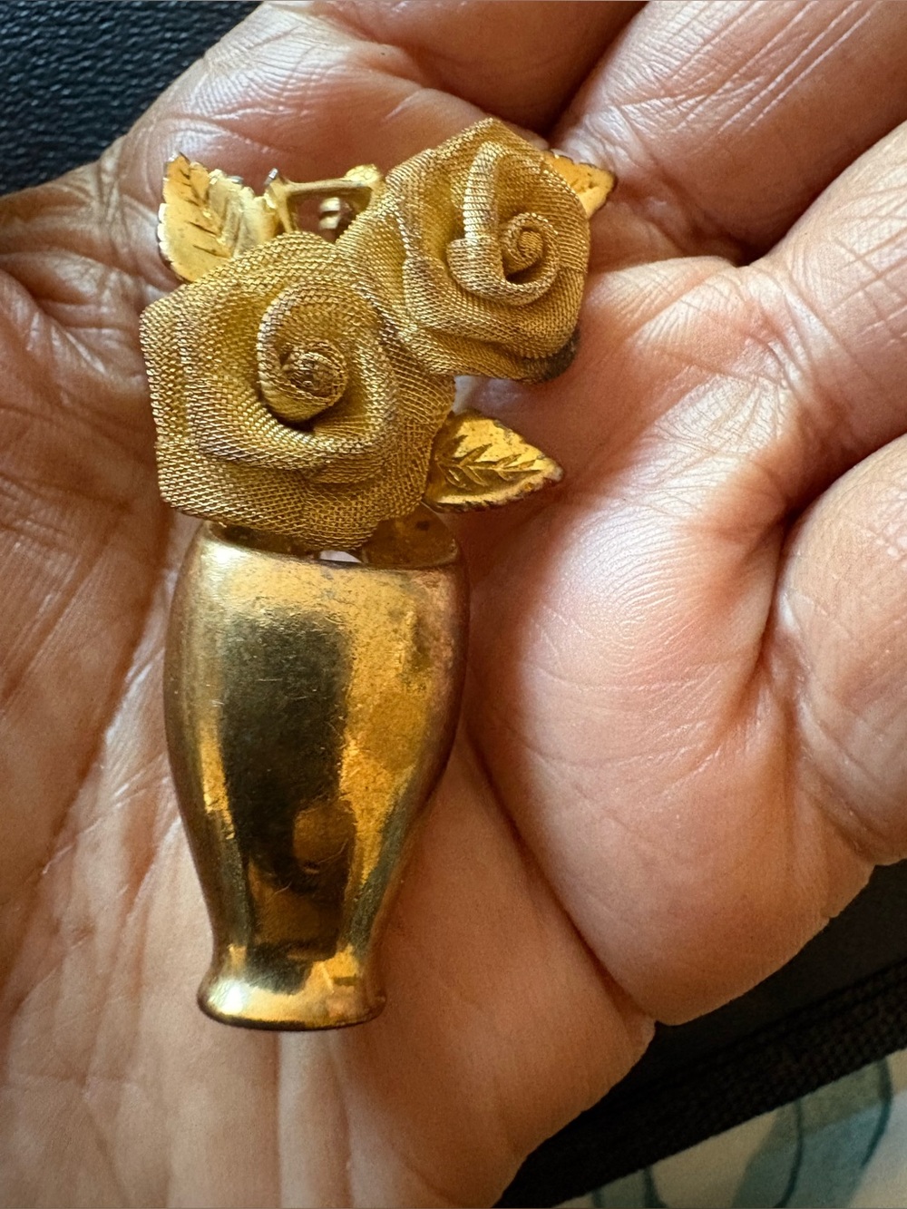 Vintage Mesh Gold Floral Rose Brooch